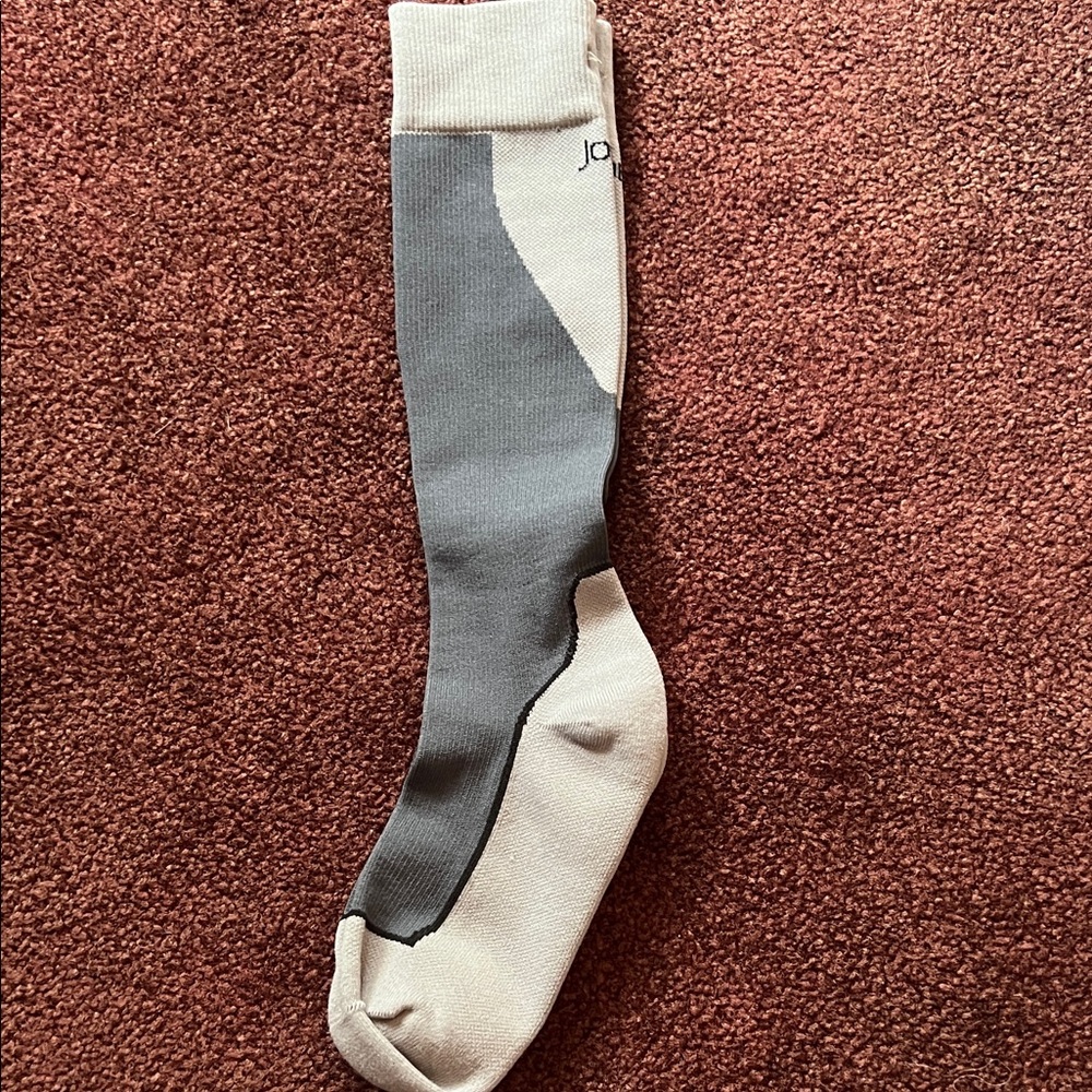 Men's Two-Tone Gray Athletic Compression Crew Socks
